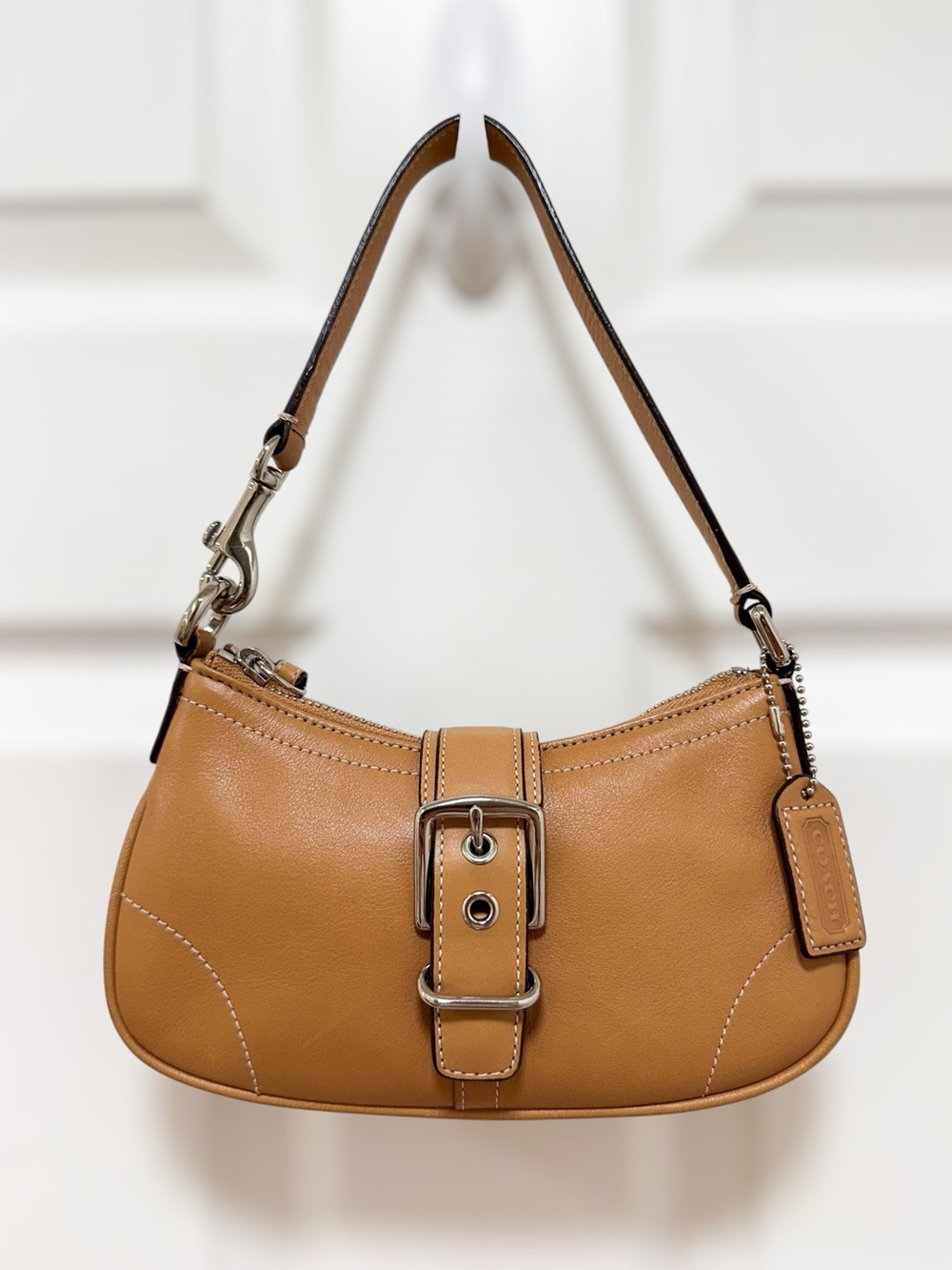 Coach Hamptons Demi Hobo Shoulder Bag Leather Tan Buckle Y2K 7542